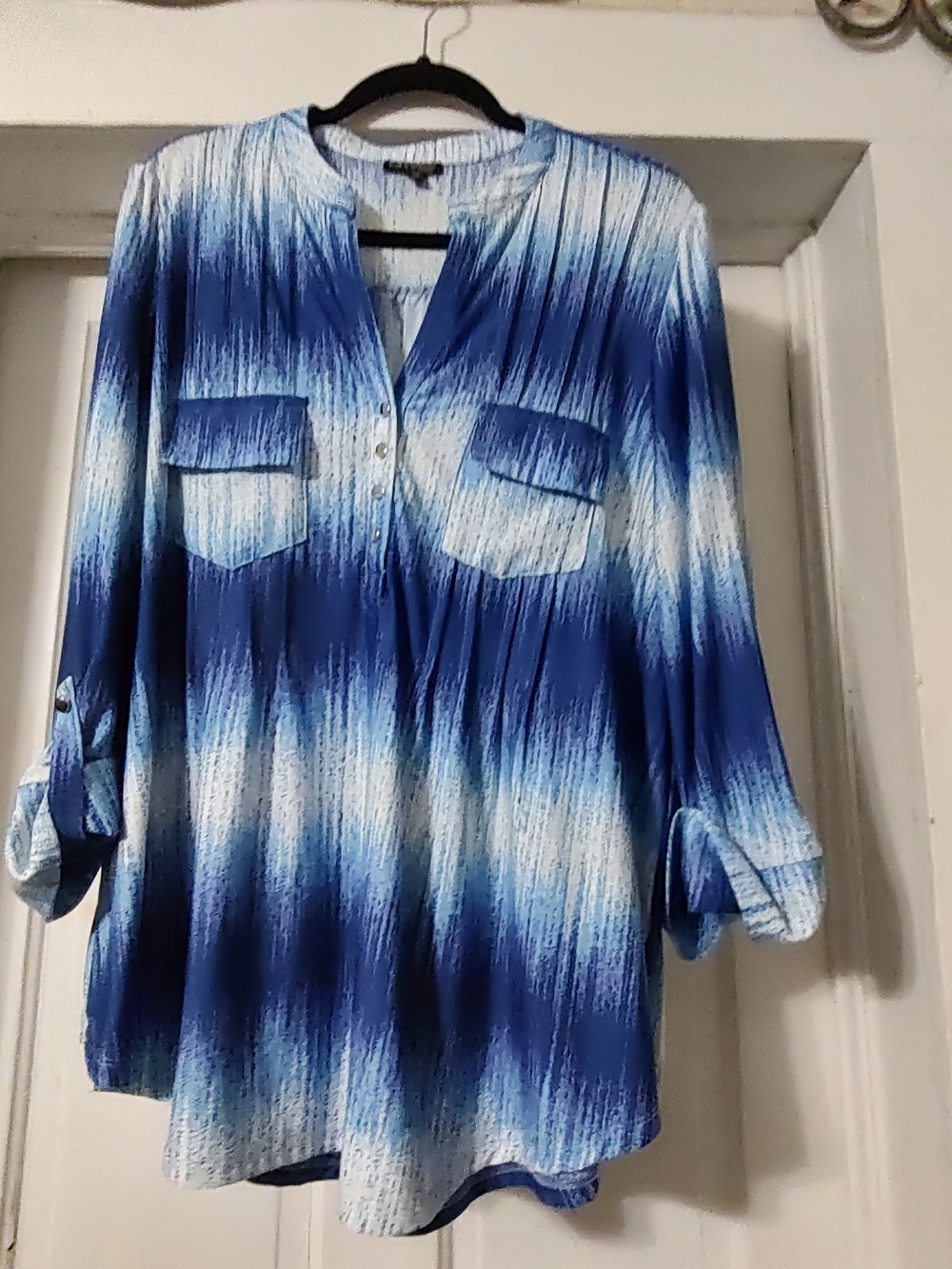 Ava & Grace Blue and White Ombre Button-Front Tunic The Color Look Yellowish But